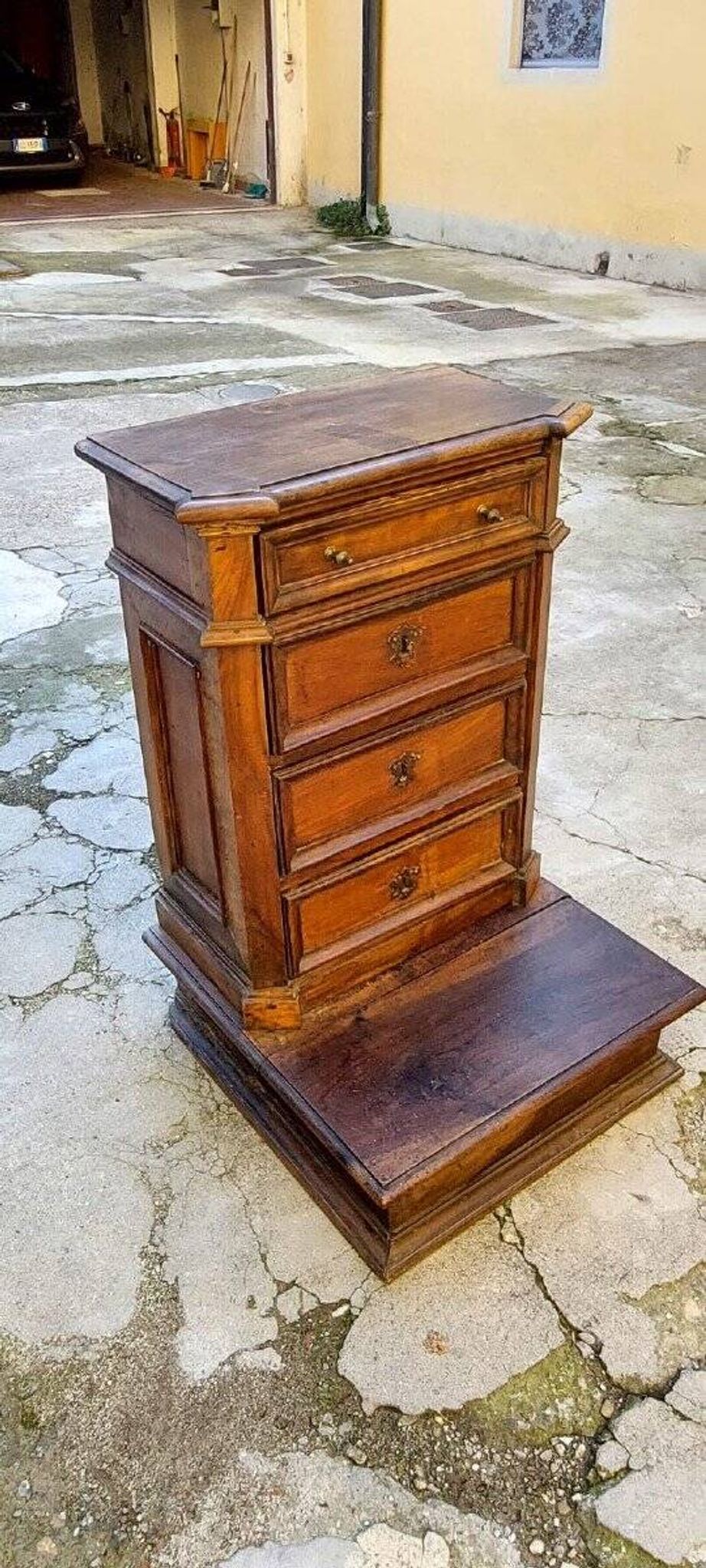 Antique kneeler with 4 drawers, Italy, early 18th century