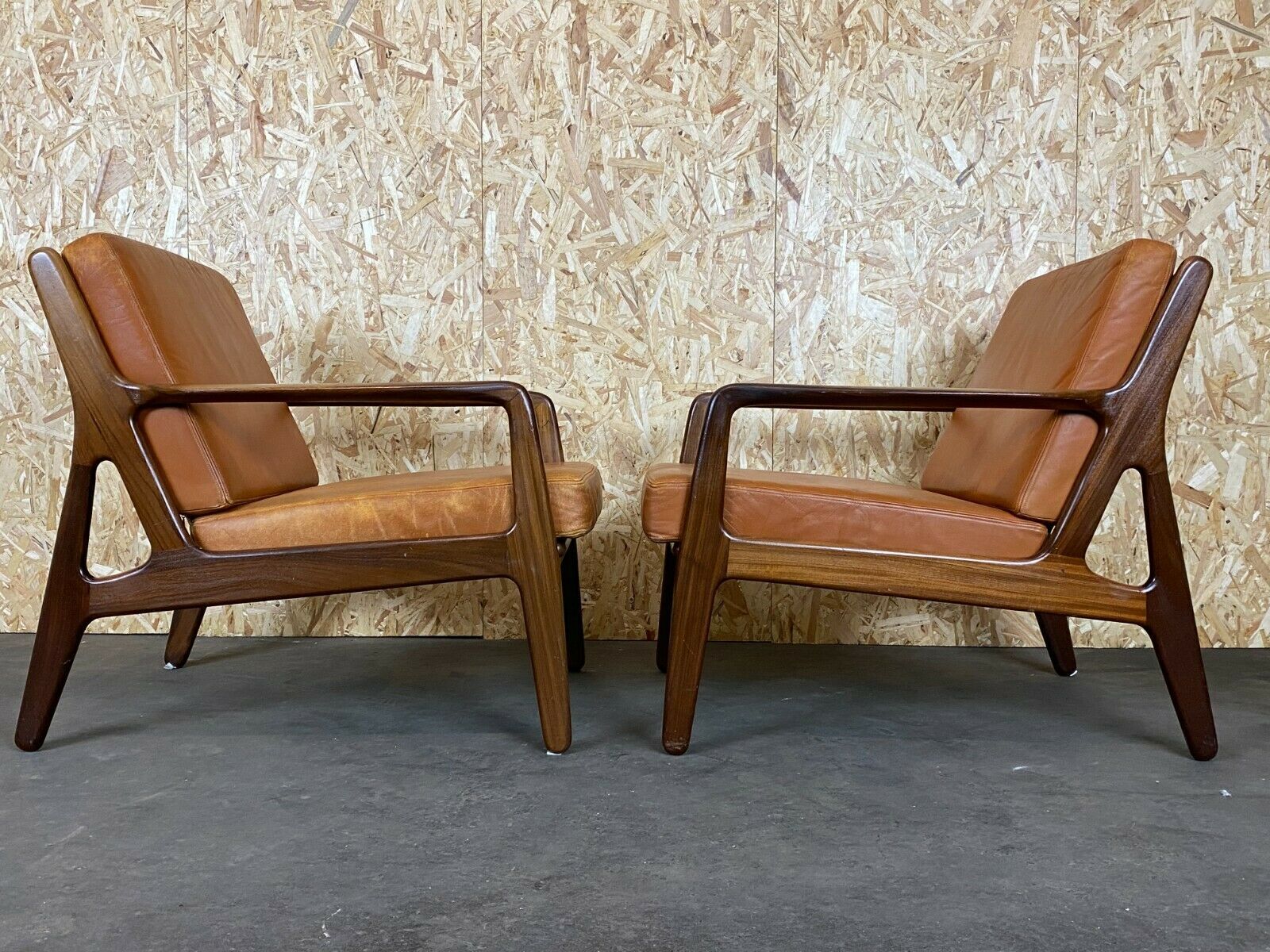 Paire de fauteuils 1970