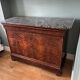 Commode en acajou Louis-Philippe du 19ème siècle avec plateau en marbre