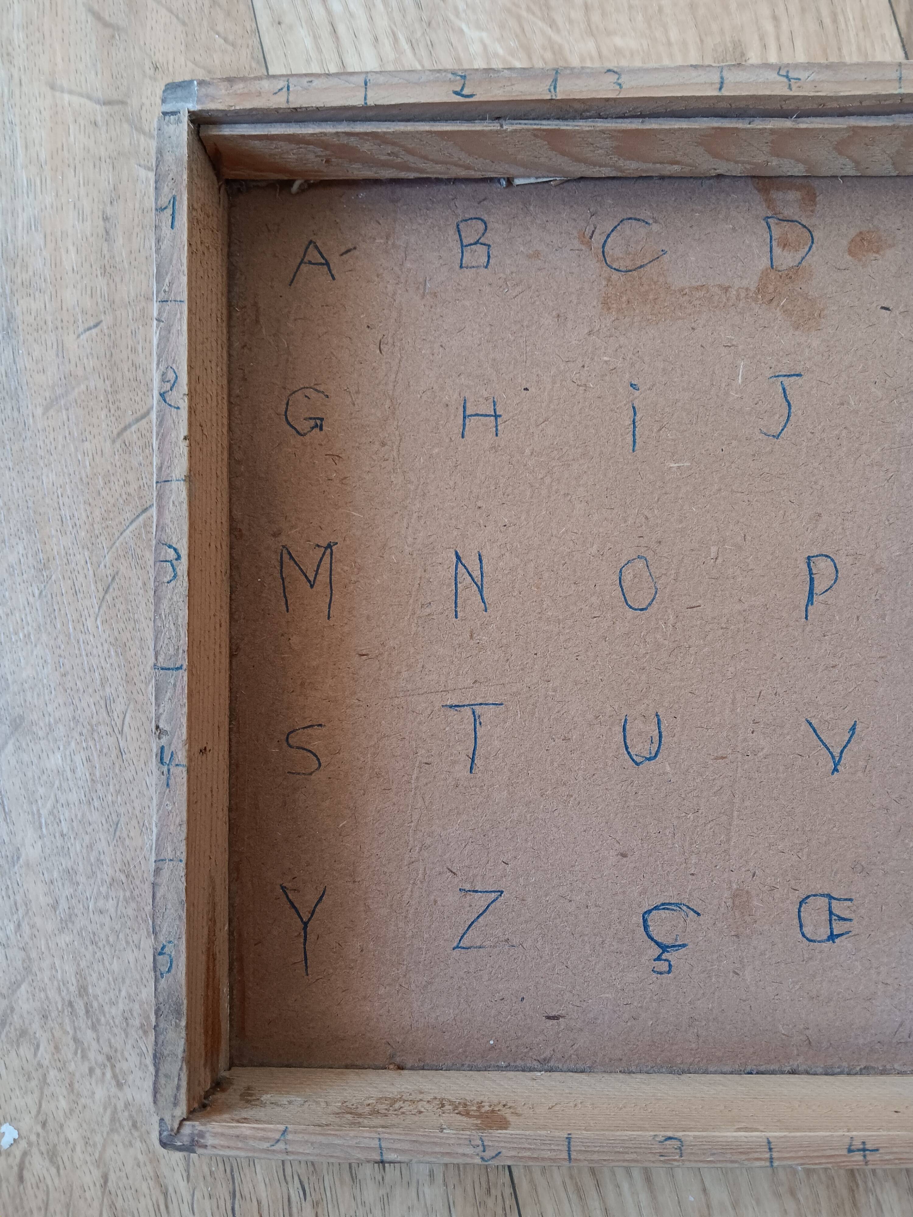 Instructional alphabetical cubes from the early 20th century.