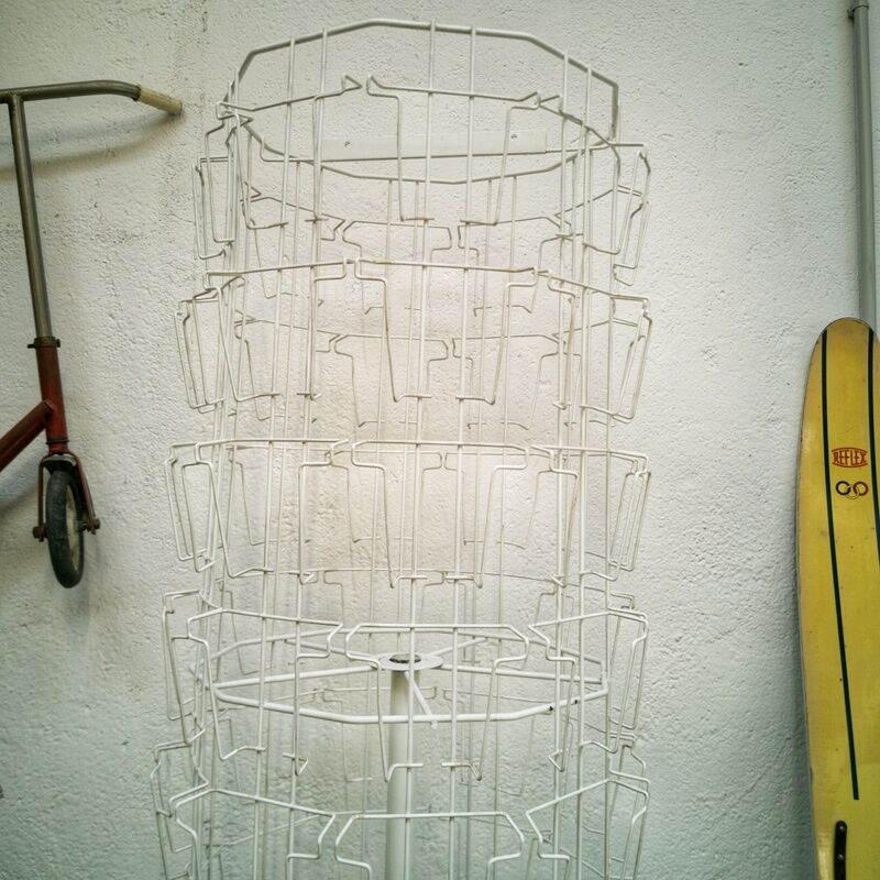 Metal turnstile display