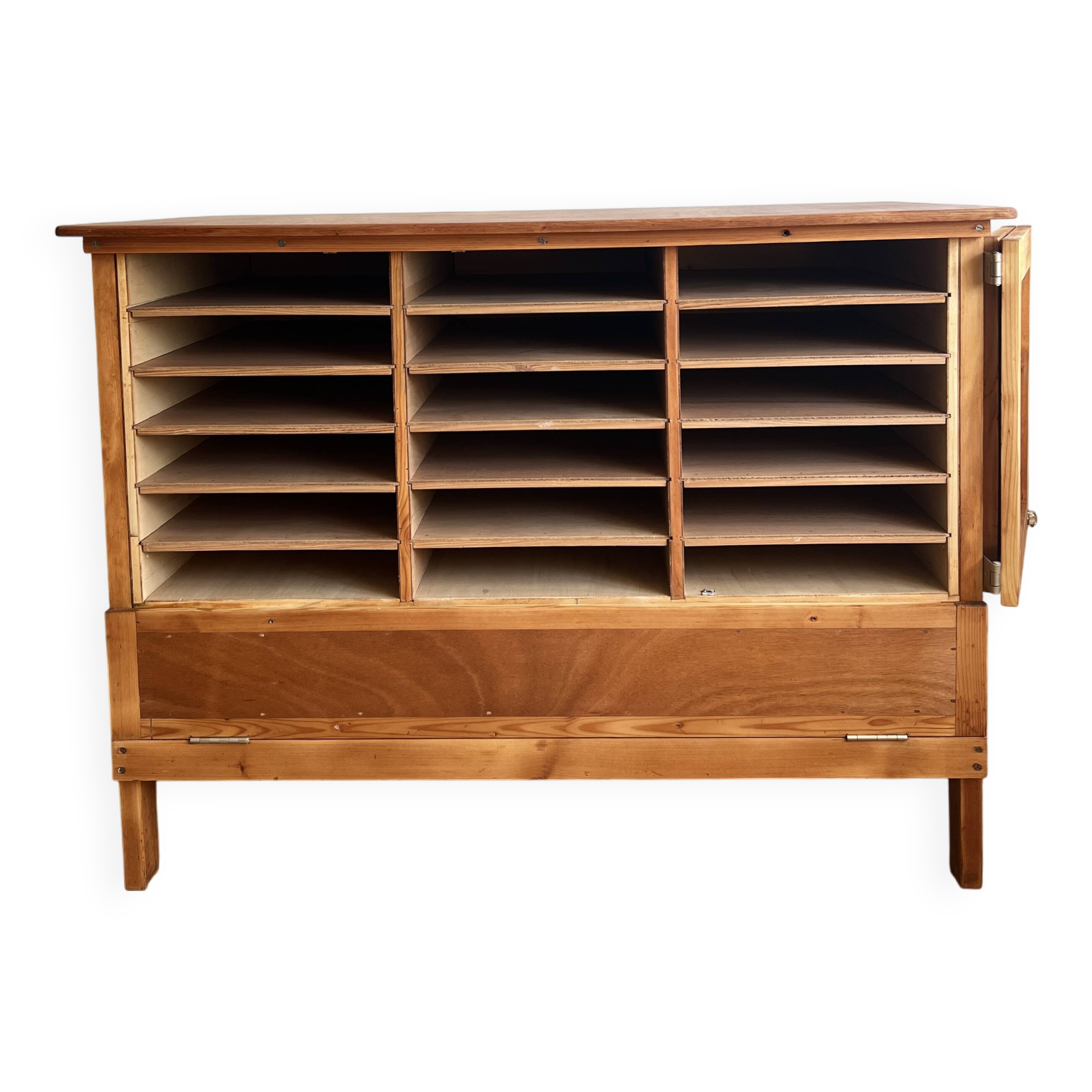 Workshop furniture, printing storage