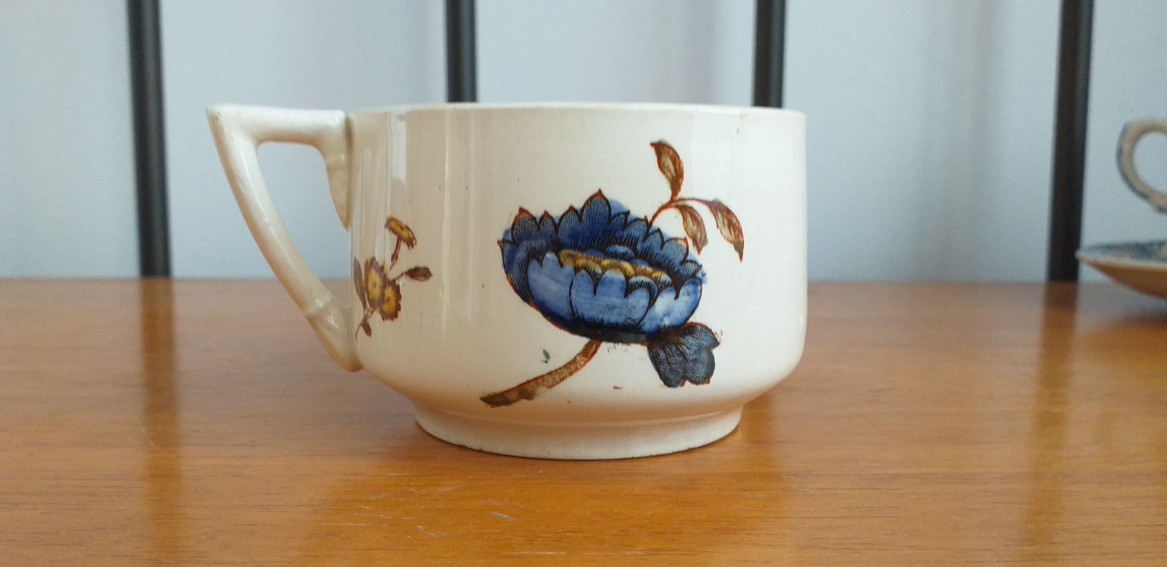 Porcelain cup Creil and Montereau