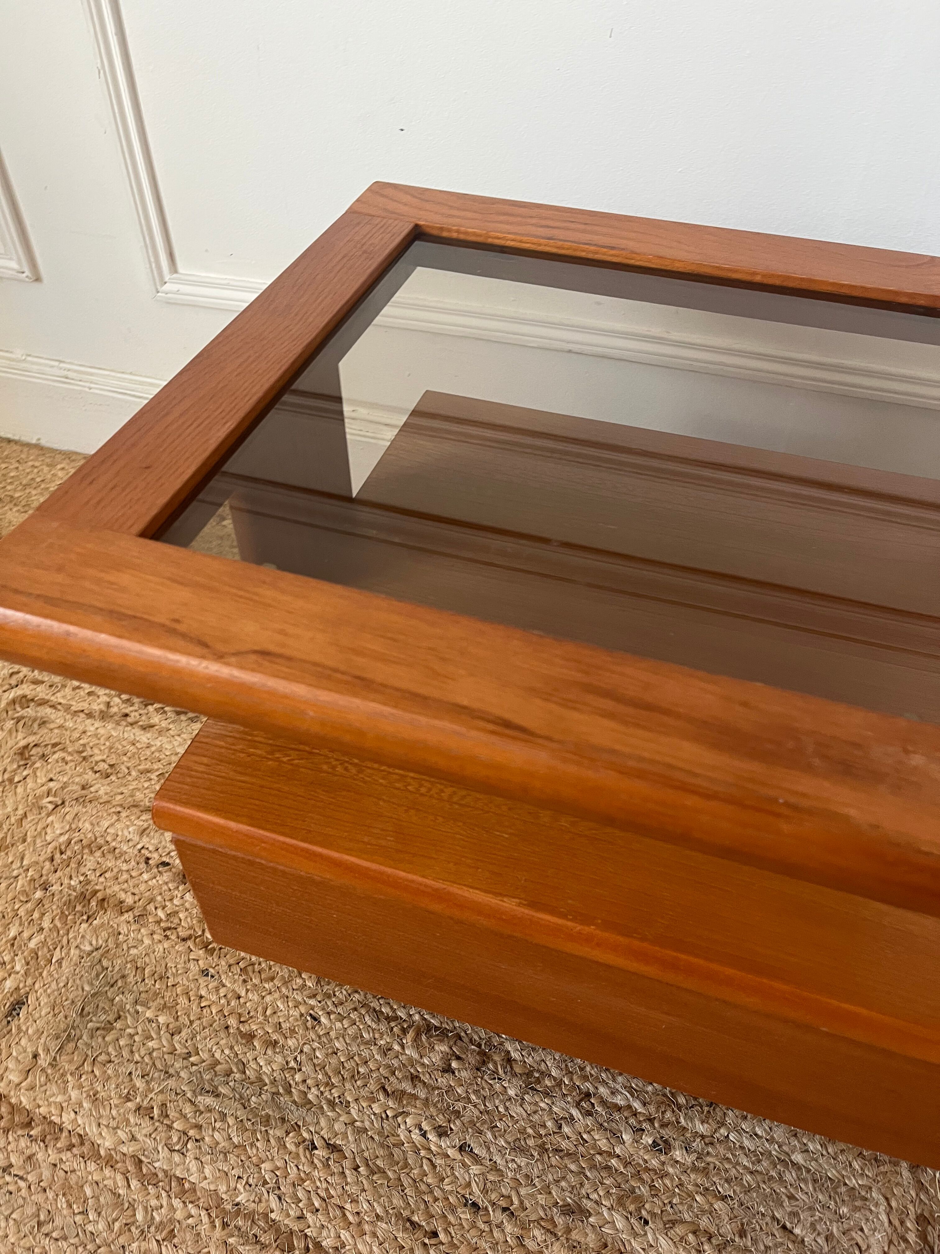 Table de chevet en orme vintage