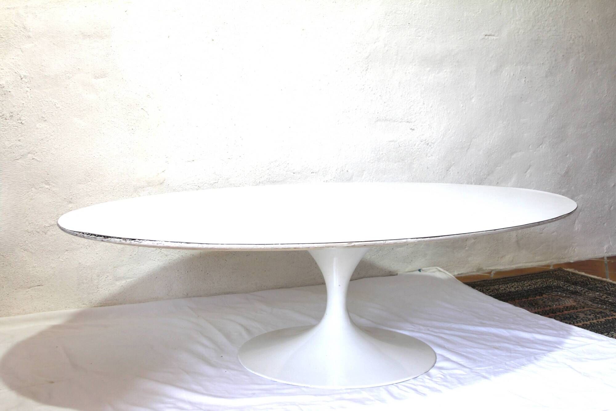 Table basse d'Eero Saarinen pour Knoll