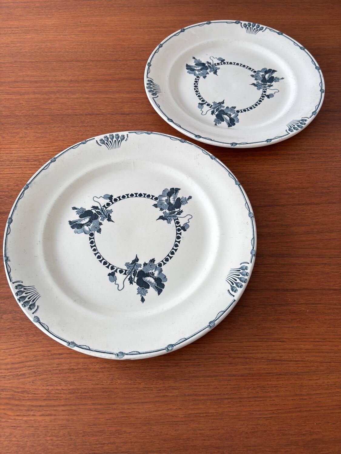 Set of 2 Regina pattern ironstone serving dishes