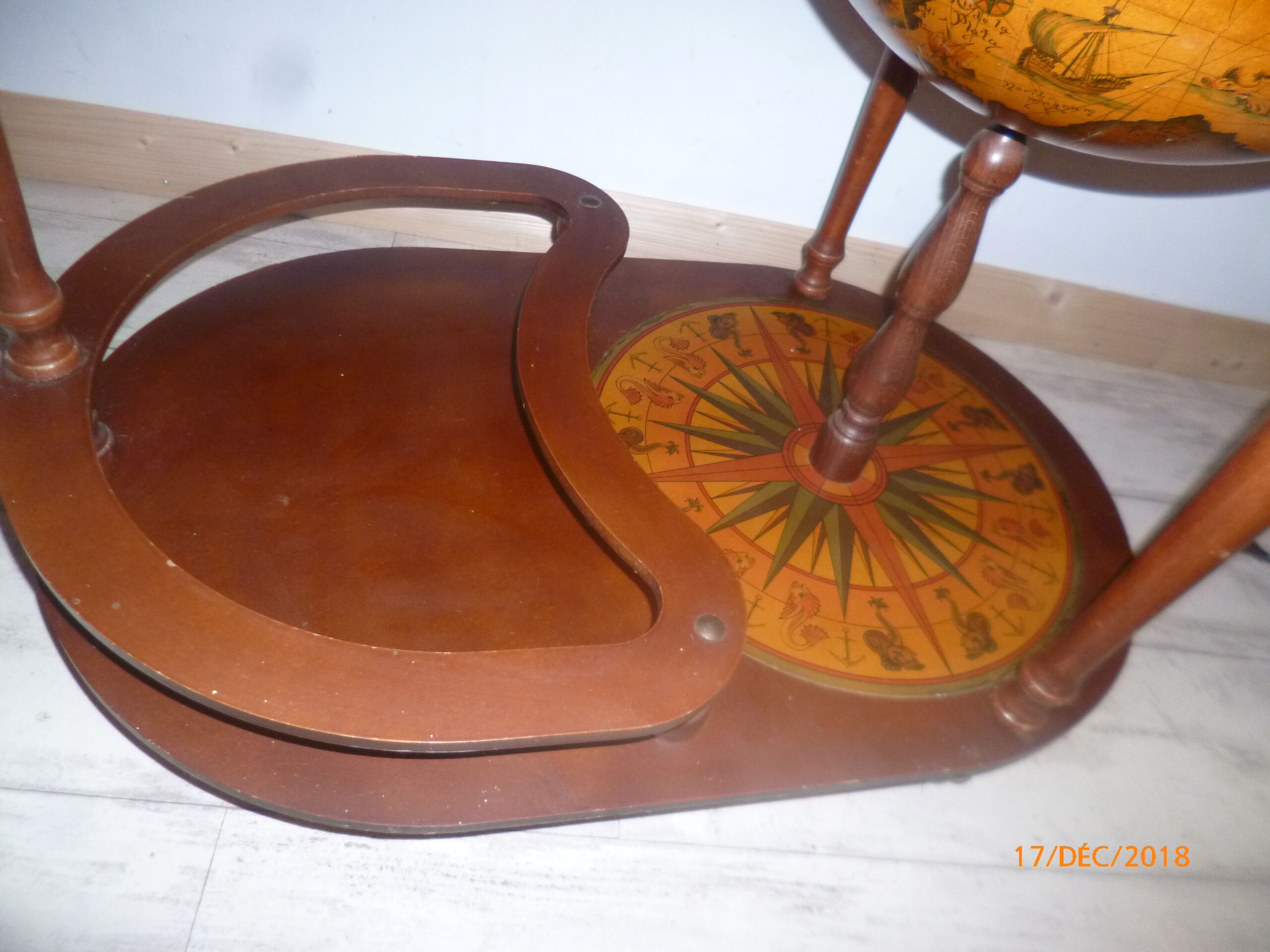 Desserte bar mappemonde globe terrestre  roulette vintage