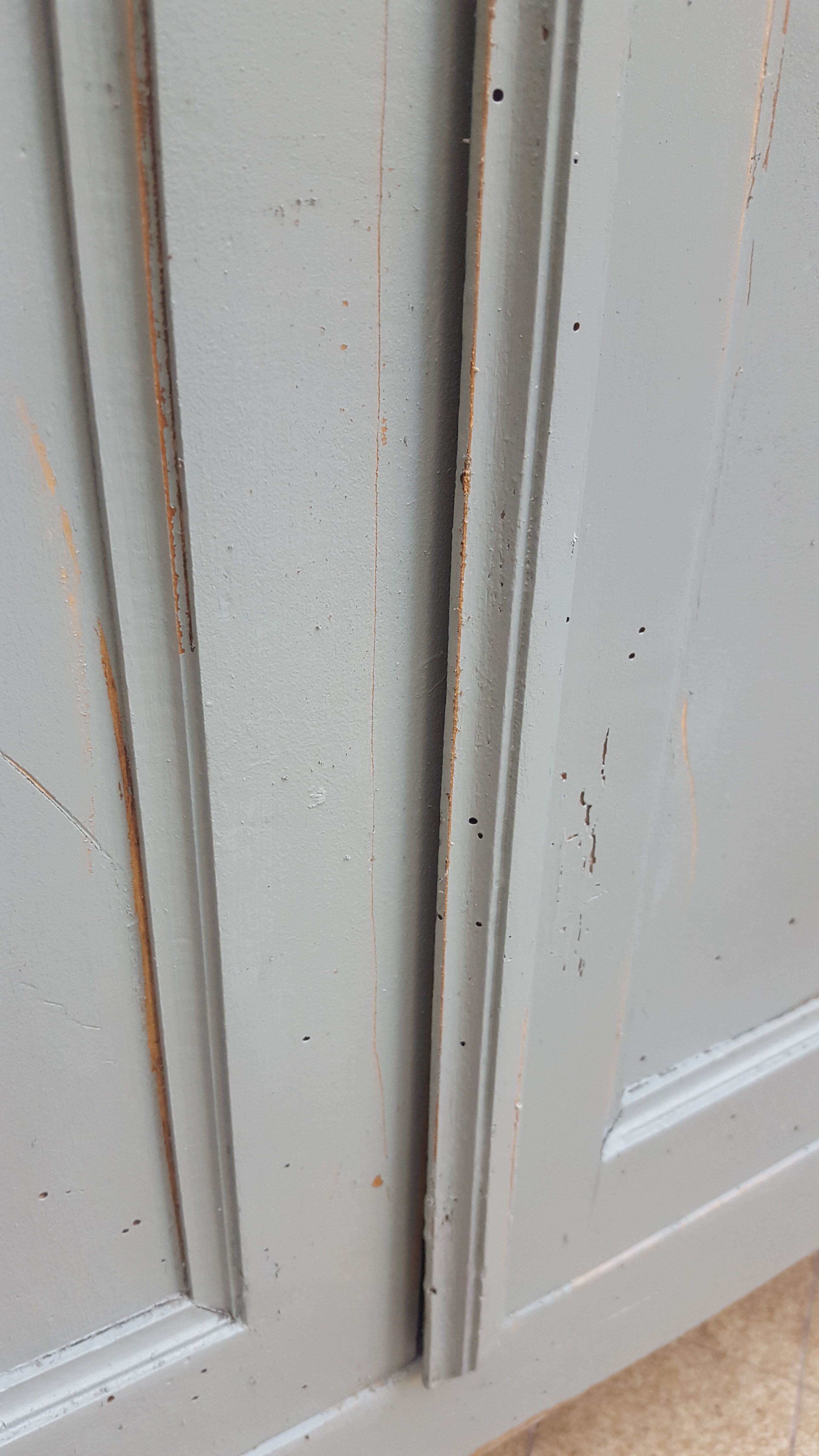 Paris wardrobe patina green guarigue