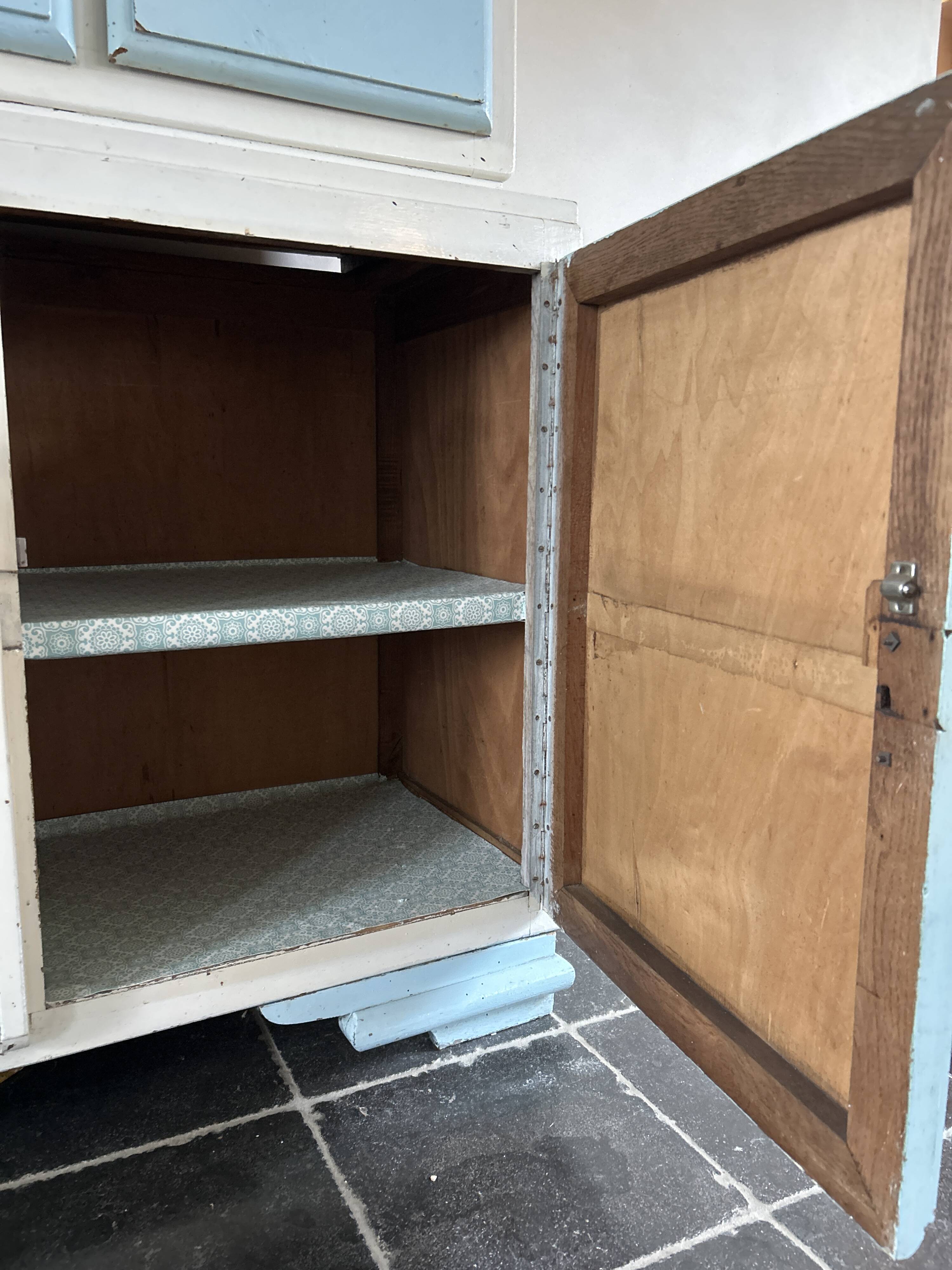 Armoire de cuisine vintage bleue