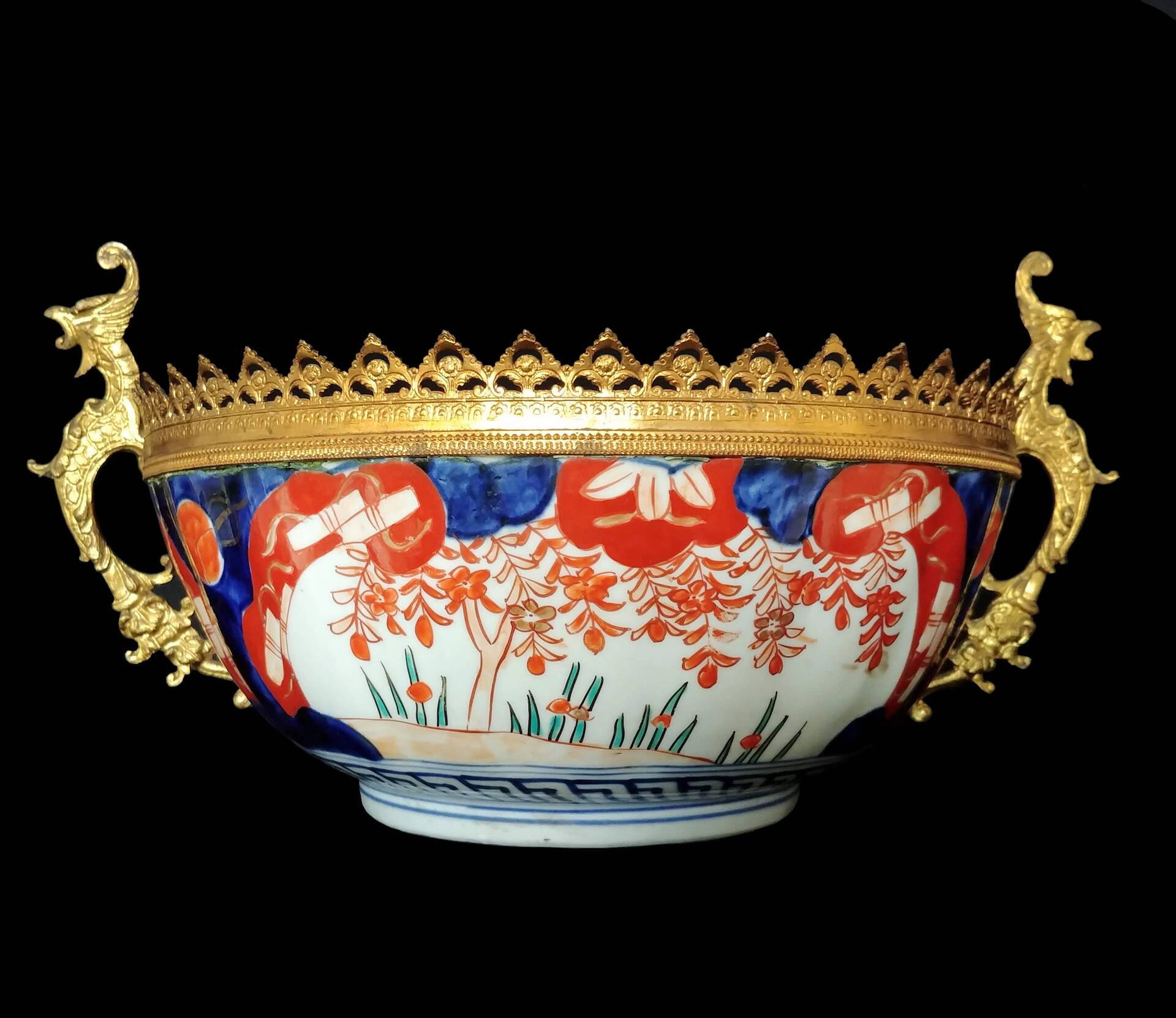 Coupe Imari monté en bronze doré, Japon fin XIXe siècle
