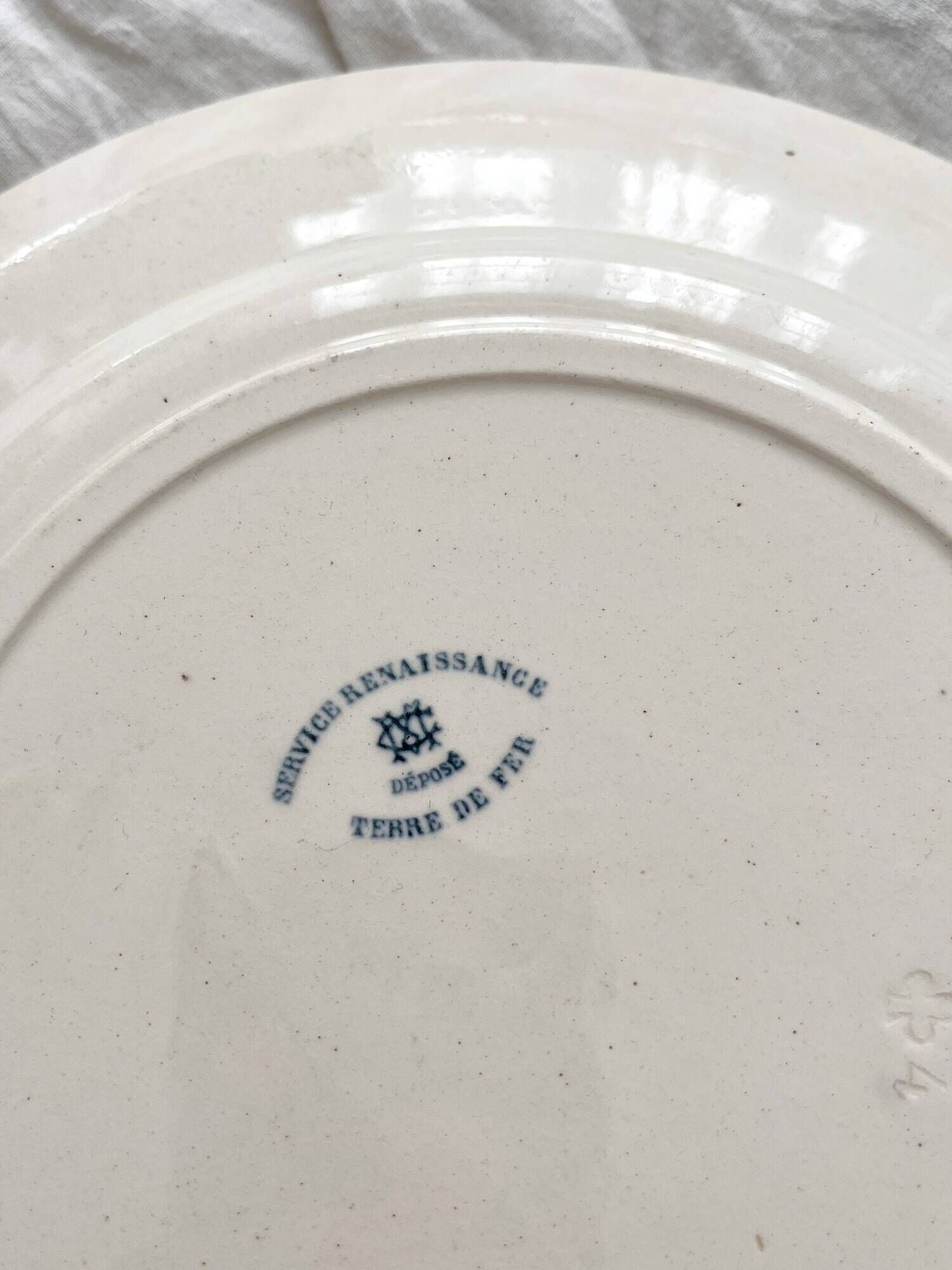 "Renaissance" ironstone dinnerware set from Creil and Montereau - 30 pieces
