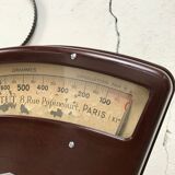 Testut kitchen scale in bakelite
