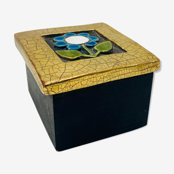 Ceramic lid box from Mithé Espelt.