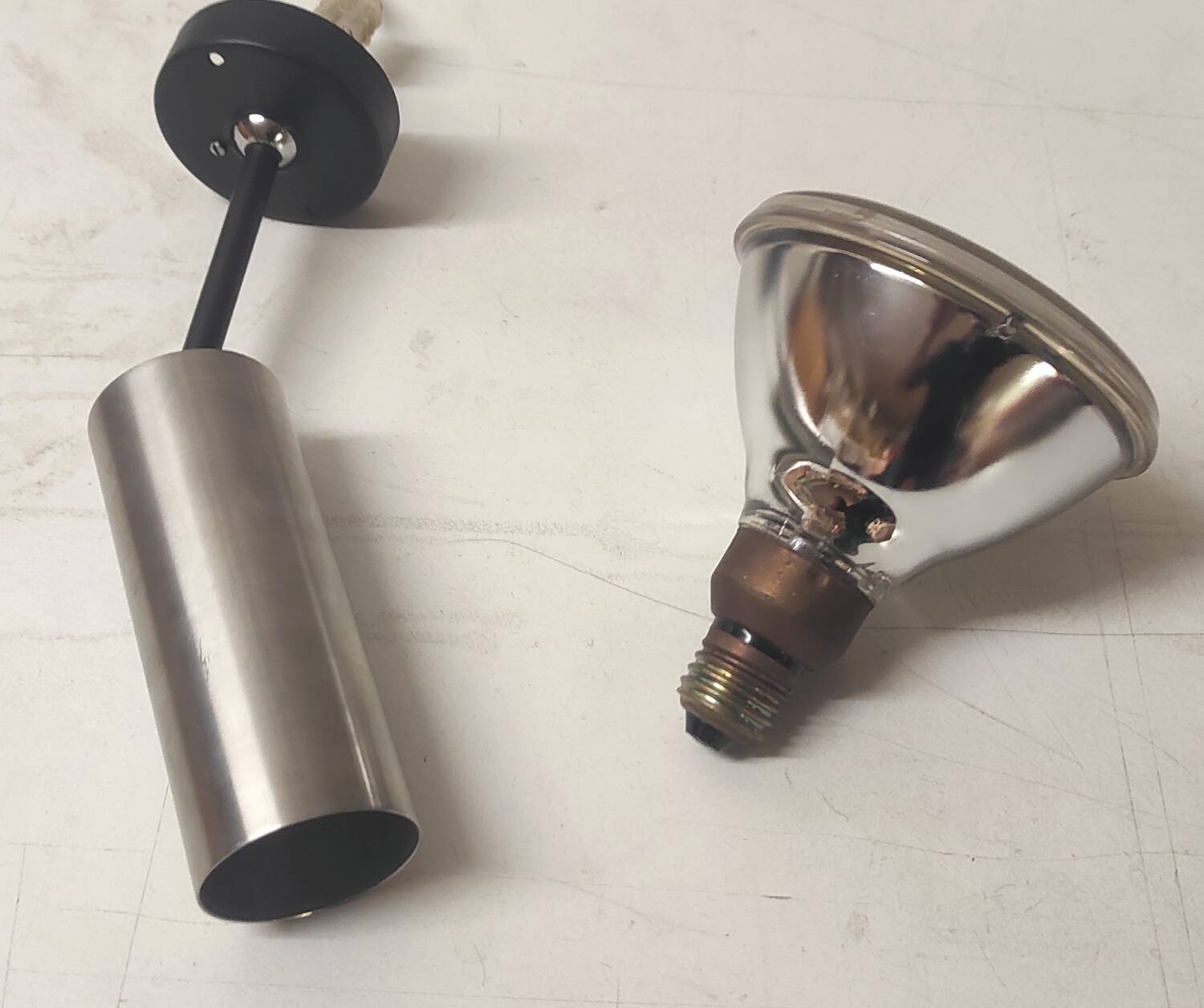 Wall lights - duo of articulated spots in chrome and black metal - 1970s