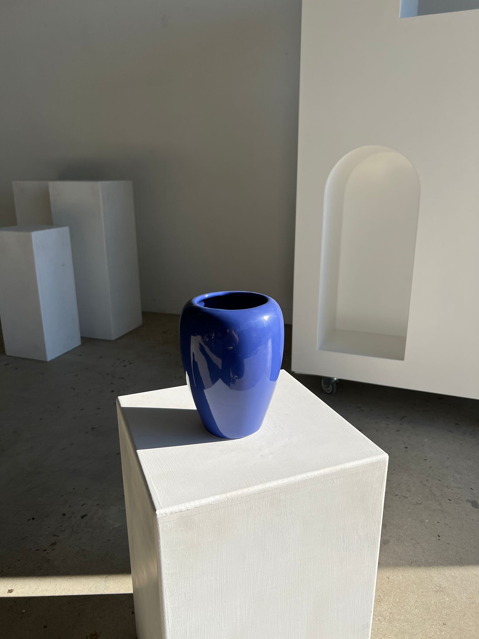 Modern vase oblong dark blue / dark purple H:19cm