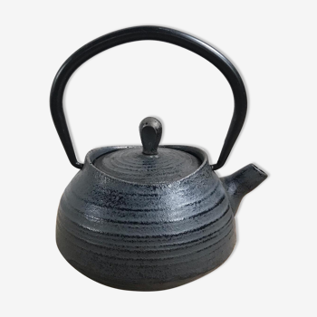Vintage Japanese teapot in cast iron