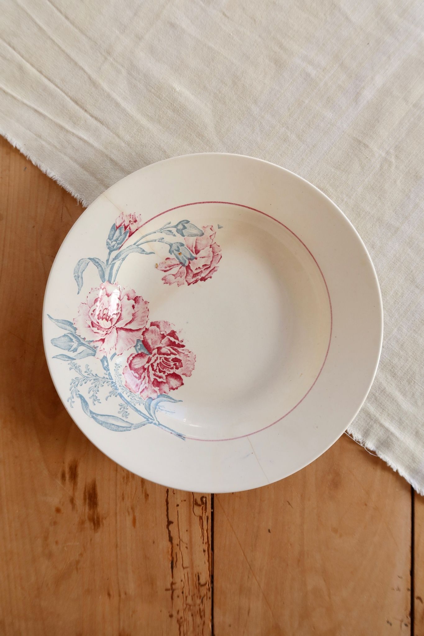 Vintage hollow plate from Saint-Amand, ironstone, Antibes design.
