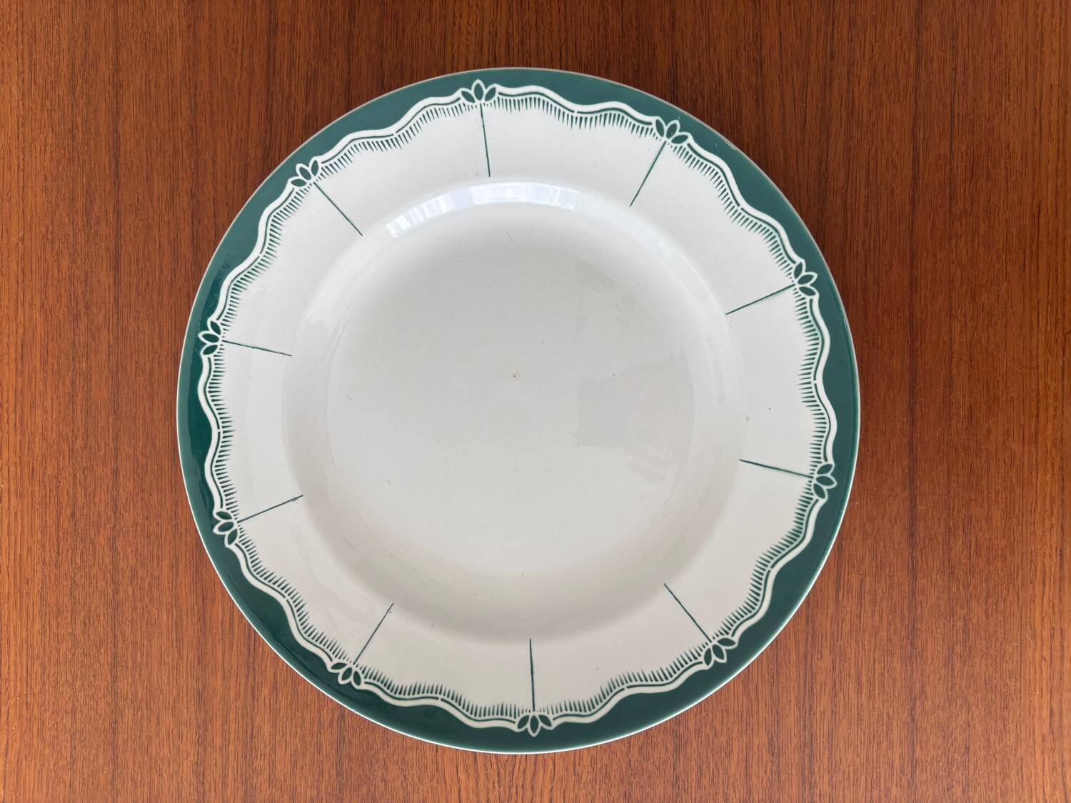 Round plate Digoin Sarreguemines Pascal green – vintage serving plate
