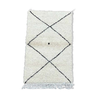 Beni Ouarain Berber carpet with black dot 77x145cm