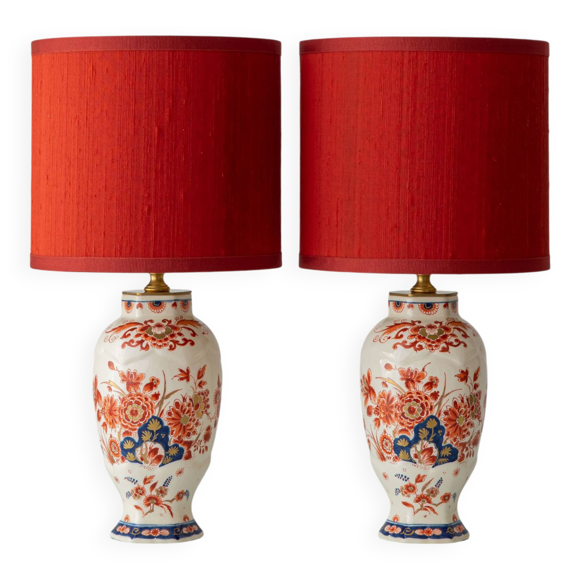 Pair of "Pijnacker" Imari Style Table Lamps from Royal Delft, Hand-Painted with Silk Shades
