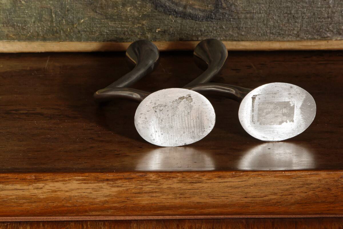 2 bougeoirs zig zag, design Xavier Lust