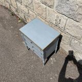 Nightstand/bedside table/small chest of drawers