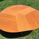 Round table in solid elm from the 80s