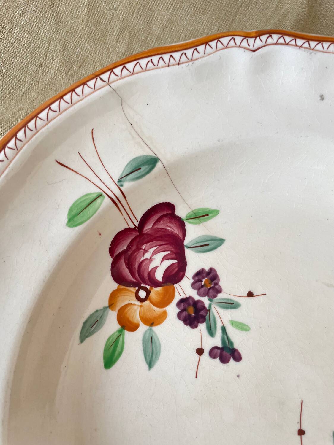 Table service with painted flowers Faïencerie de Longchamp Monaco 1960s