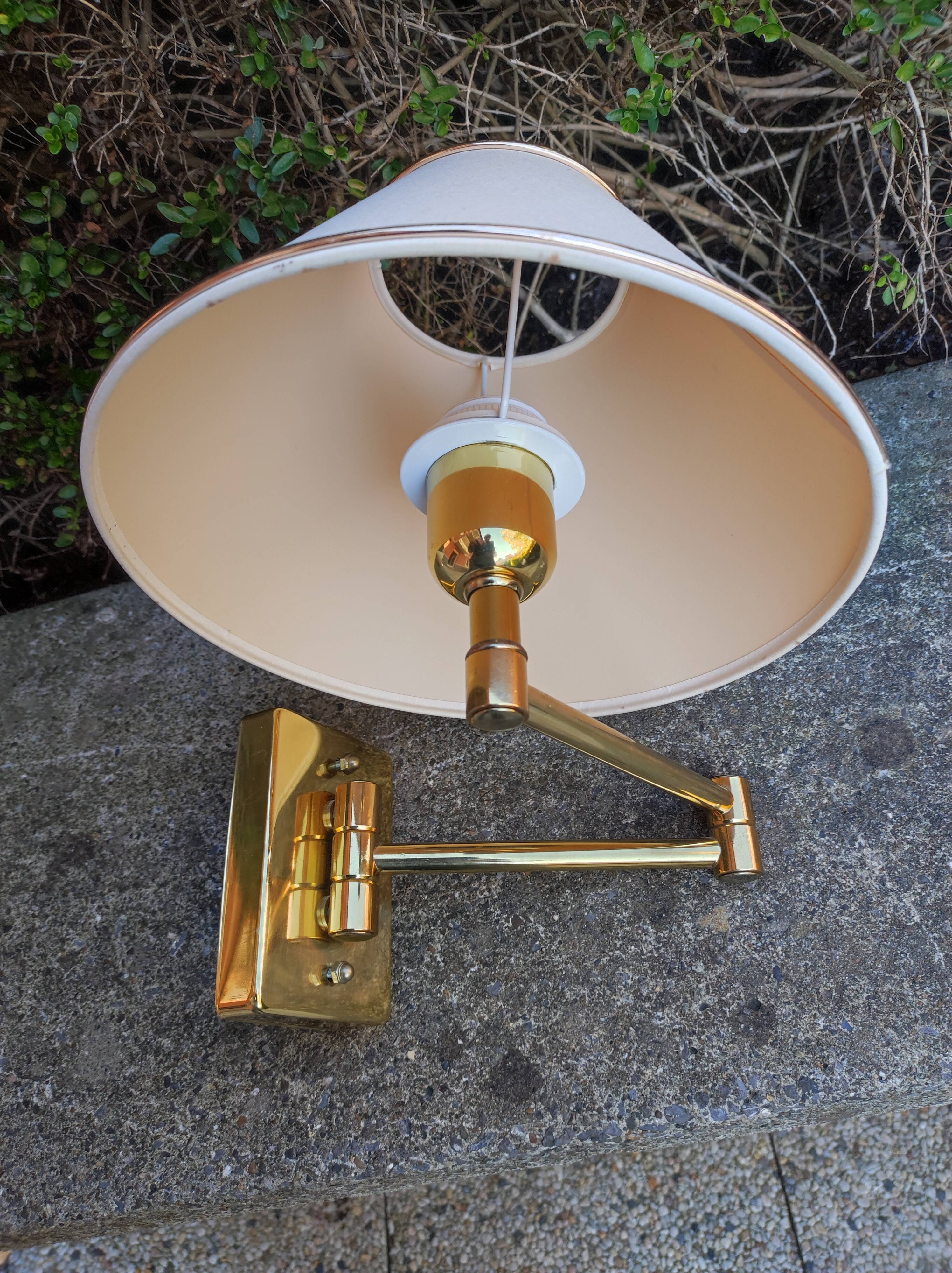 Pair of lamps applied e-readers 2 articulated arms