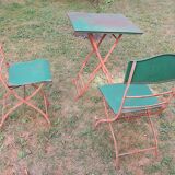 Mid century distressed painted iron garden table and 2 chairs, 1960s