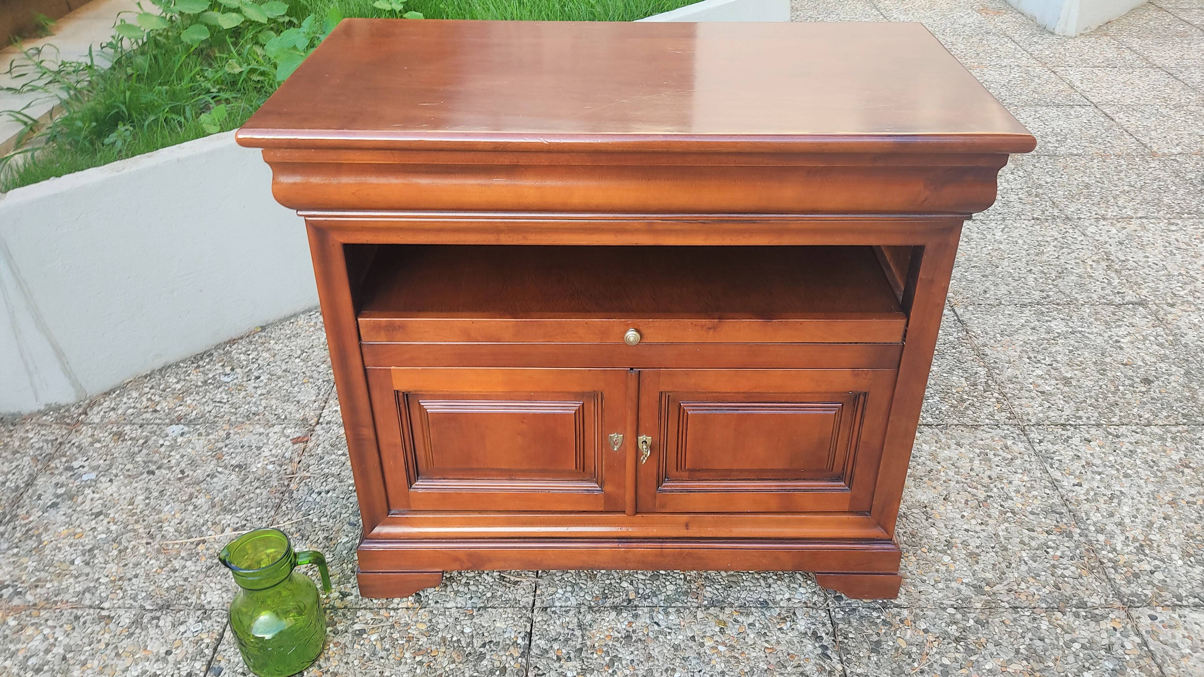 Tv cabinet 2 doors and 1 niche with Pull, in Cherry Solid Louis Philippe style.