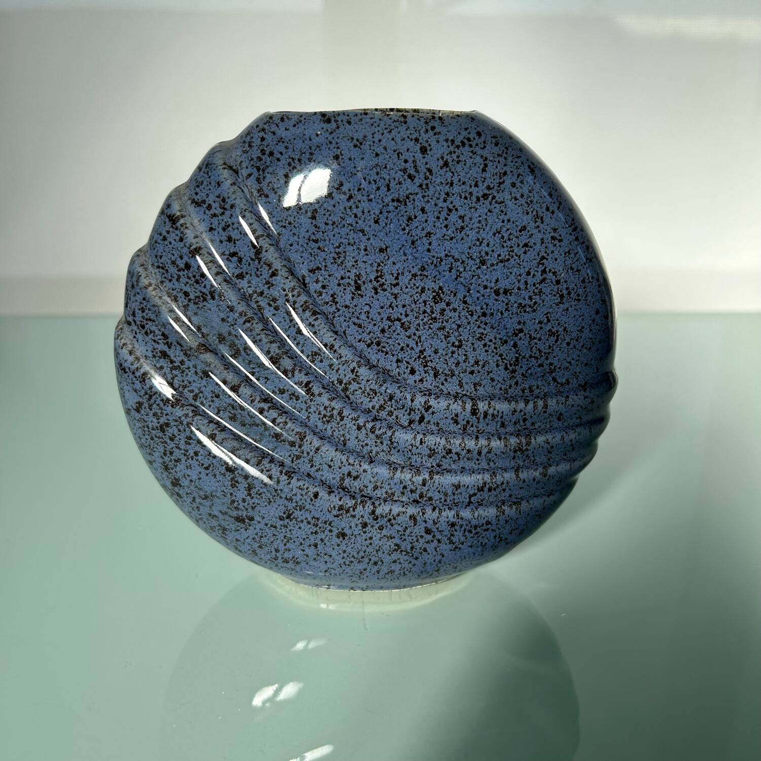 Blue stoneware lentil vase