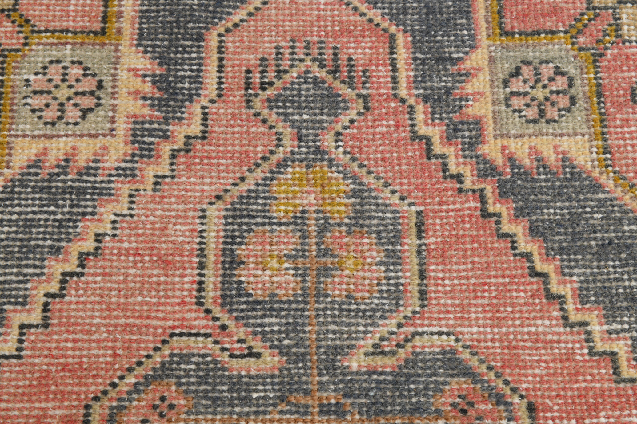 4x8 Pale Red Oriental Vintage Rug, 132x260Cm