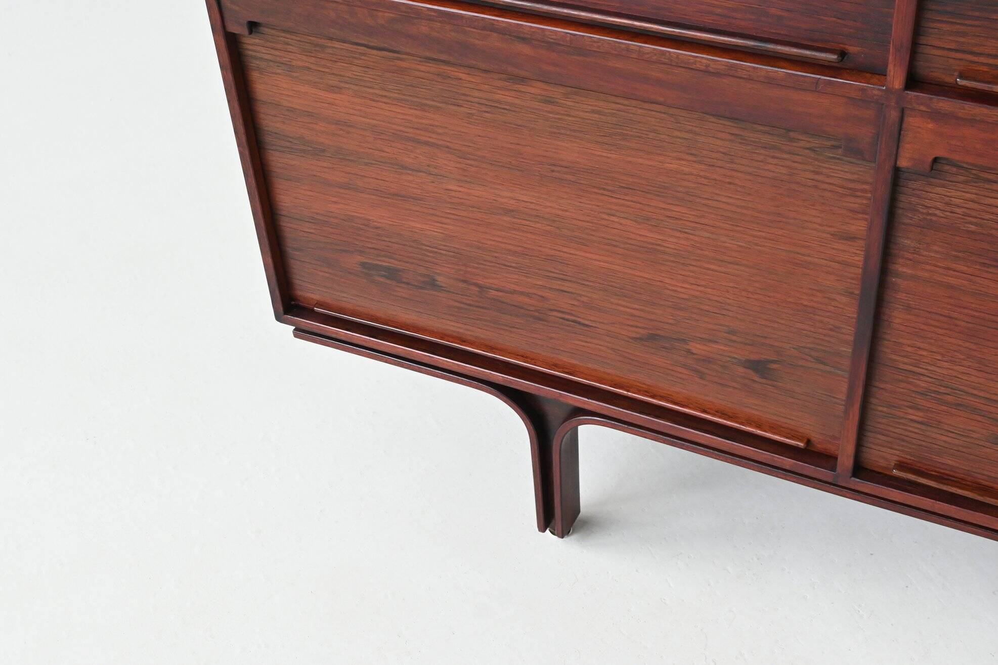 Meuble Gianfranco Frattini modèle 504 en palissandre Bernini Italie 1960
