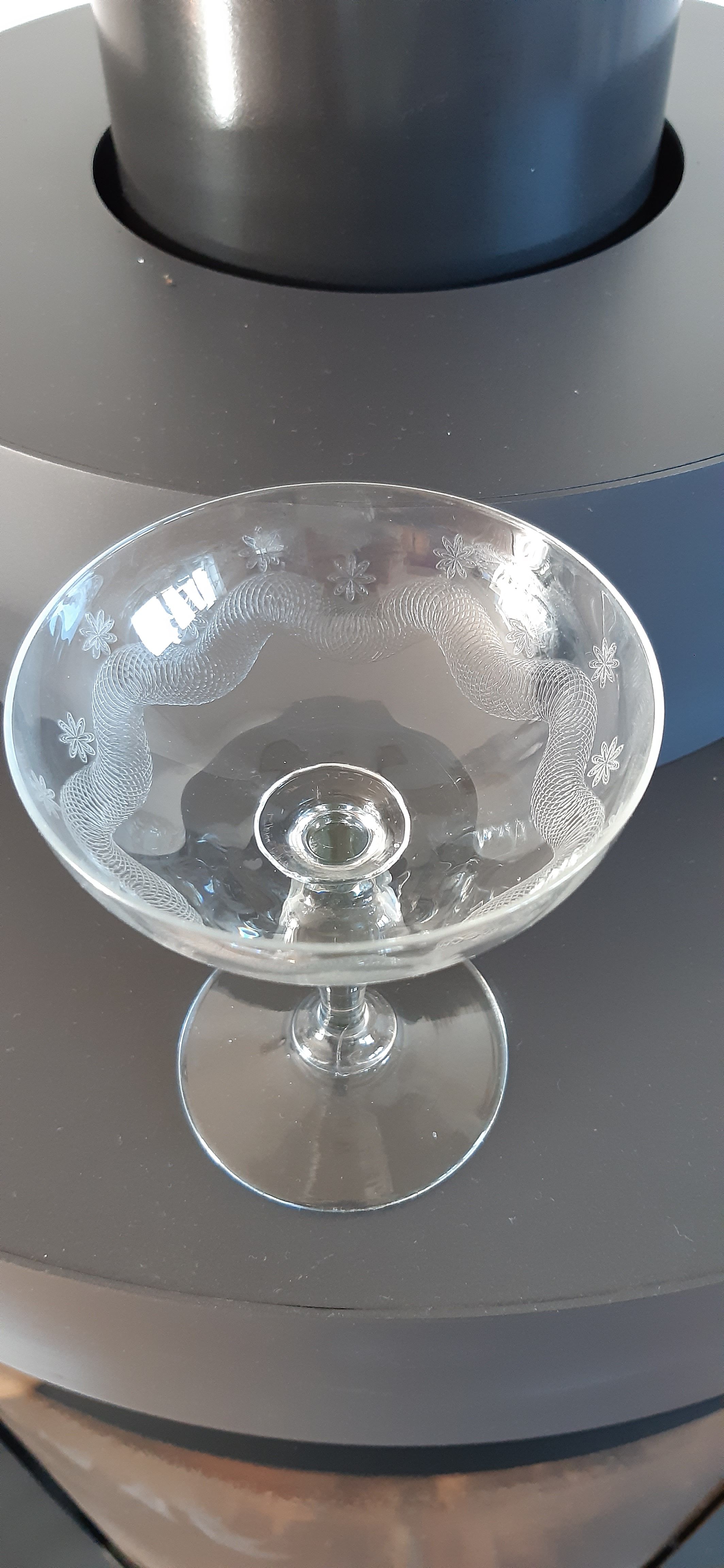 Set of 5 champagne glasses in crystal engraved early twentieth century