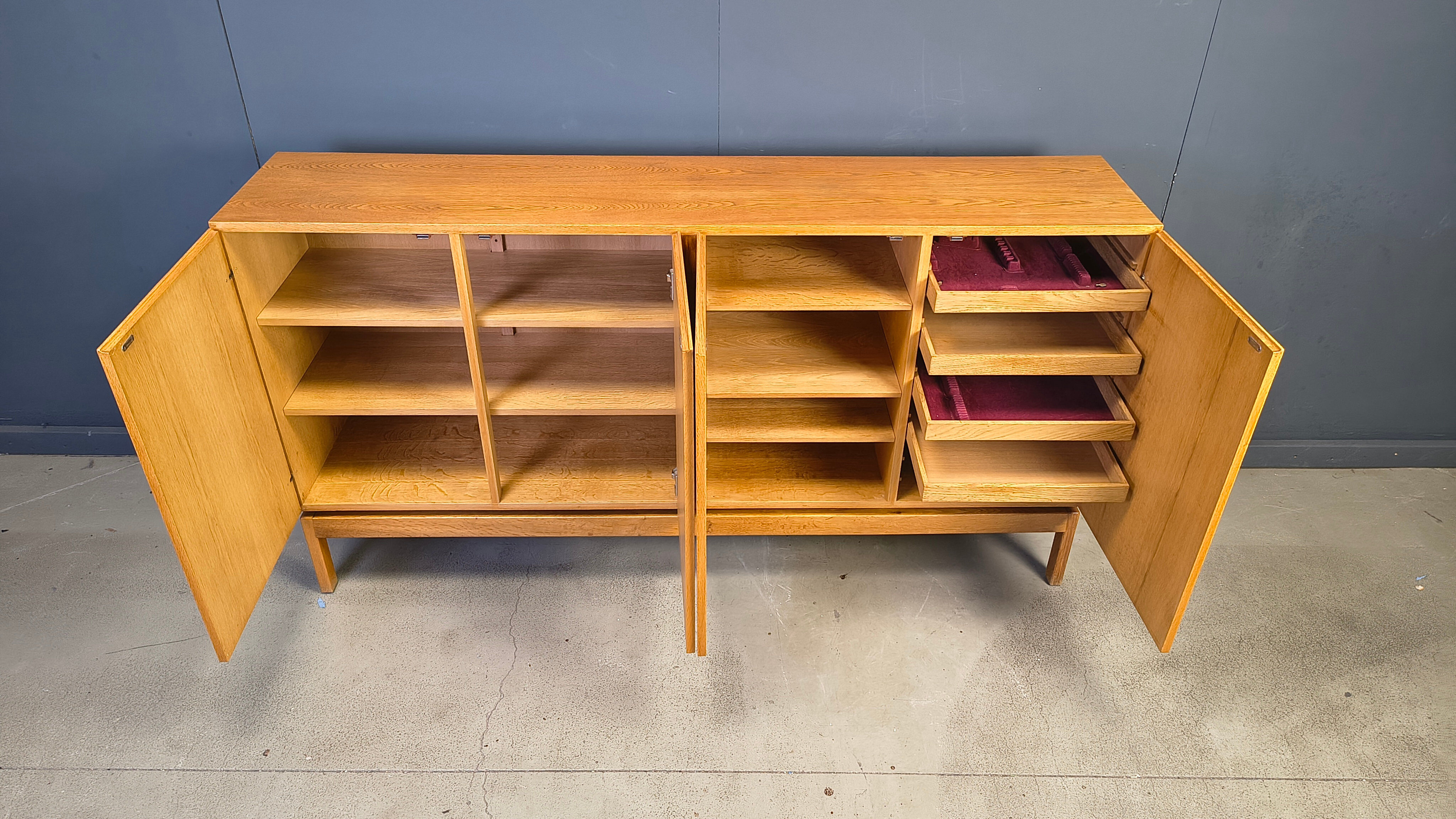 Buffet par Vandenberghe Pauvers, années 1970