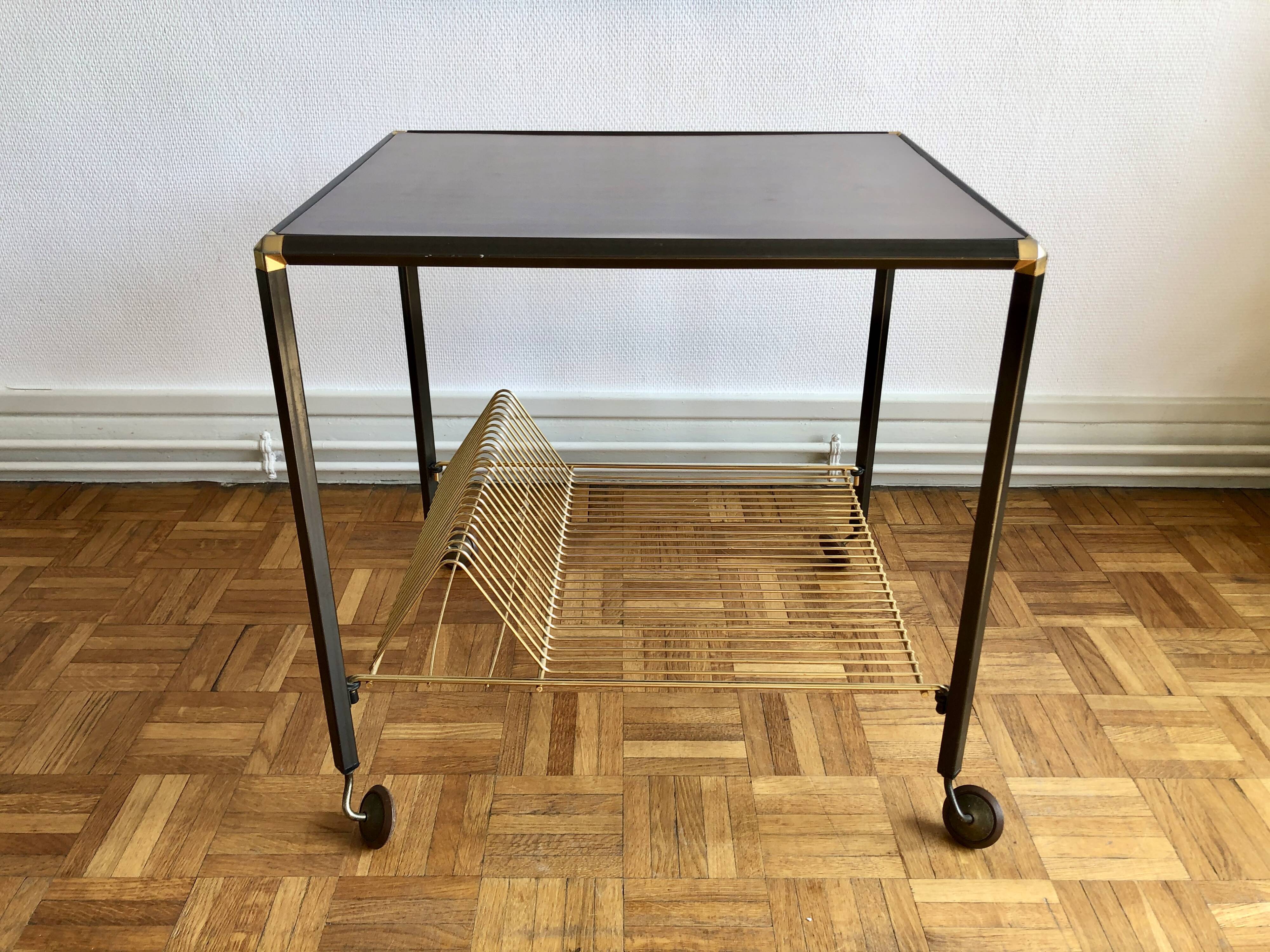 Desserte-vinyl holder