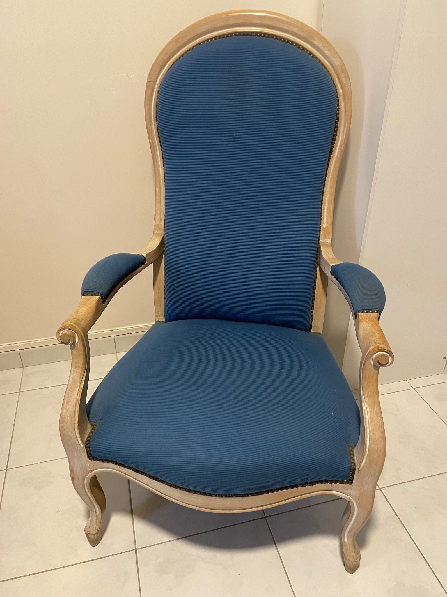 Voltaire armchair with cerused wood and blue fabric
