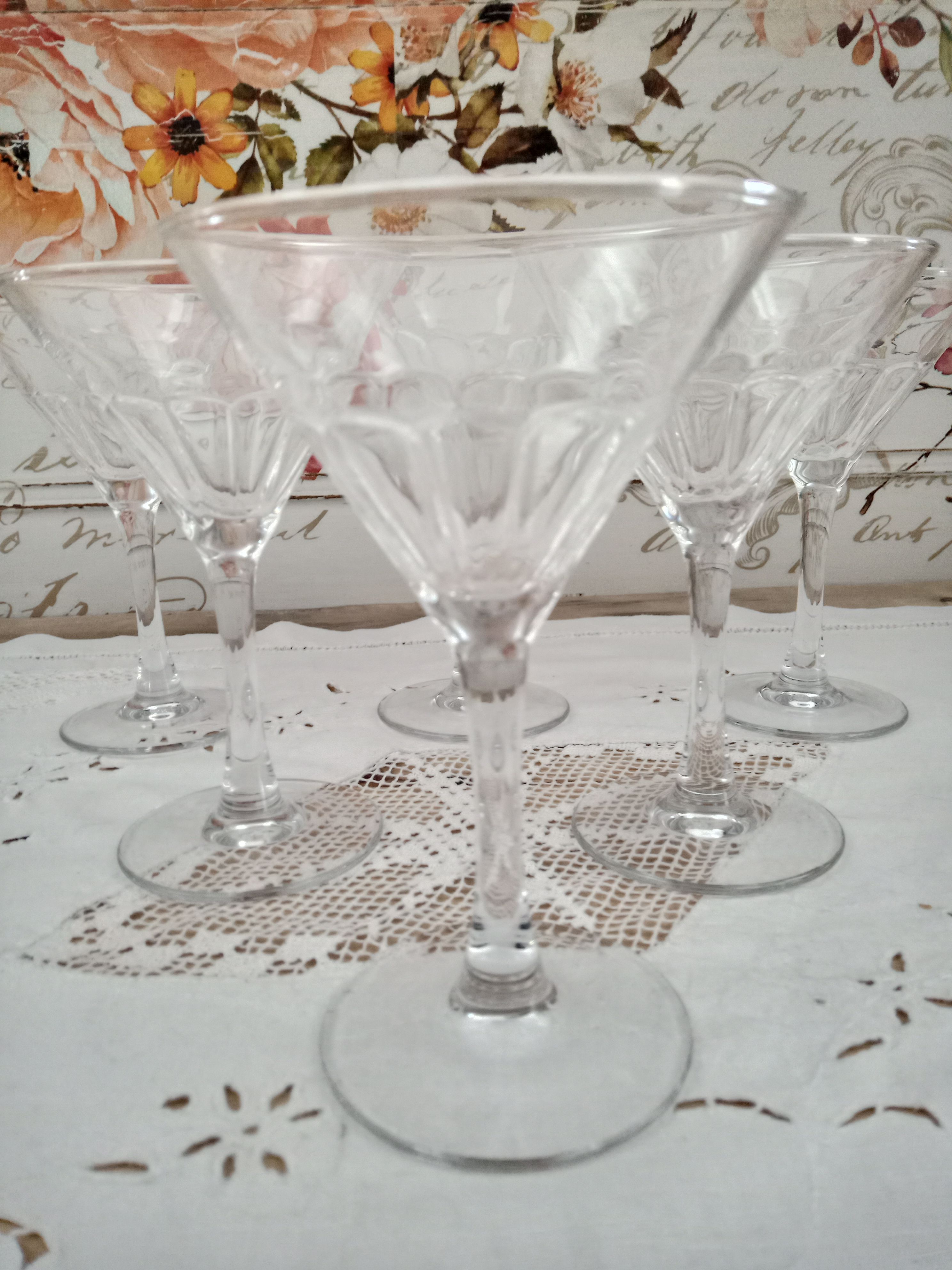 Lot of 6 vintage champagne glasses in conical drinking glass