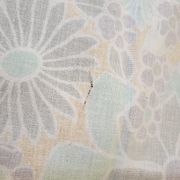 Round tablecloth and 6 napkins with vintage flower patterns