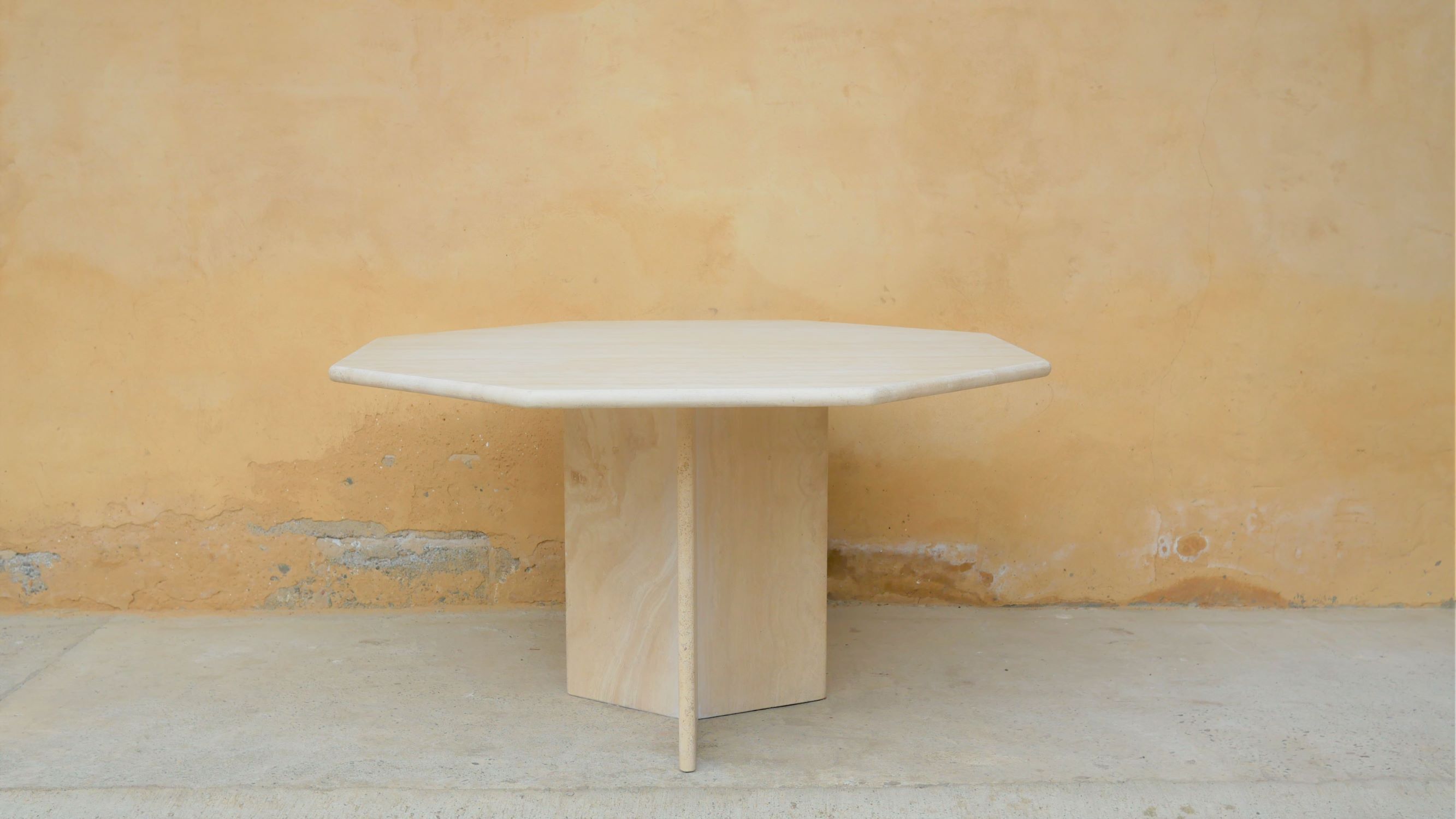 Vintage dining table in travertine by Cinna editions