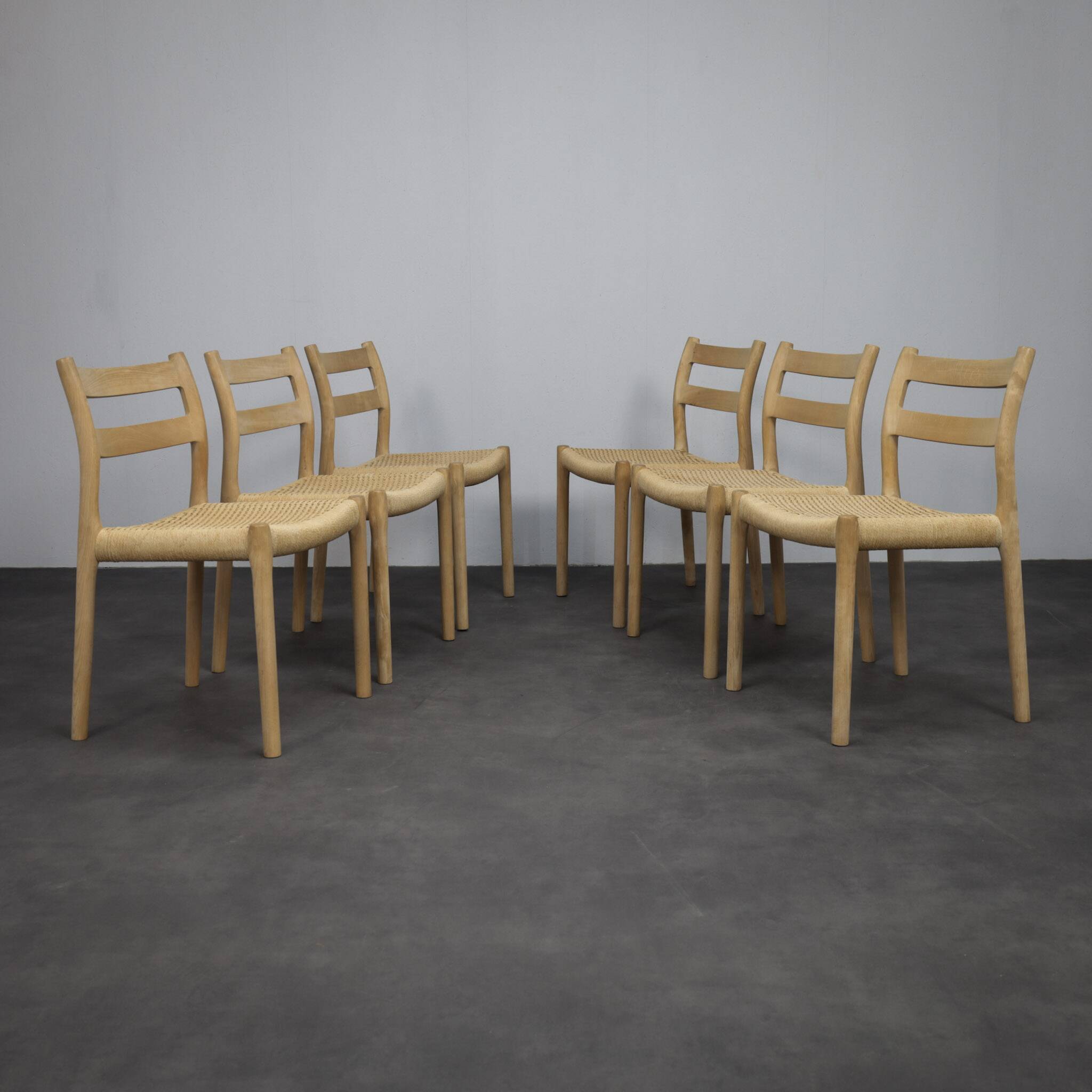 Ensemble de 6 chaises de salle à manger modèle 84 par Niels Otto Møller, années 1970.
