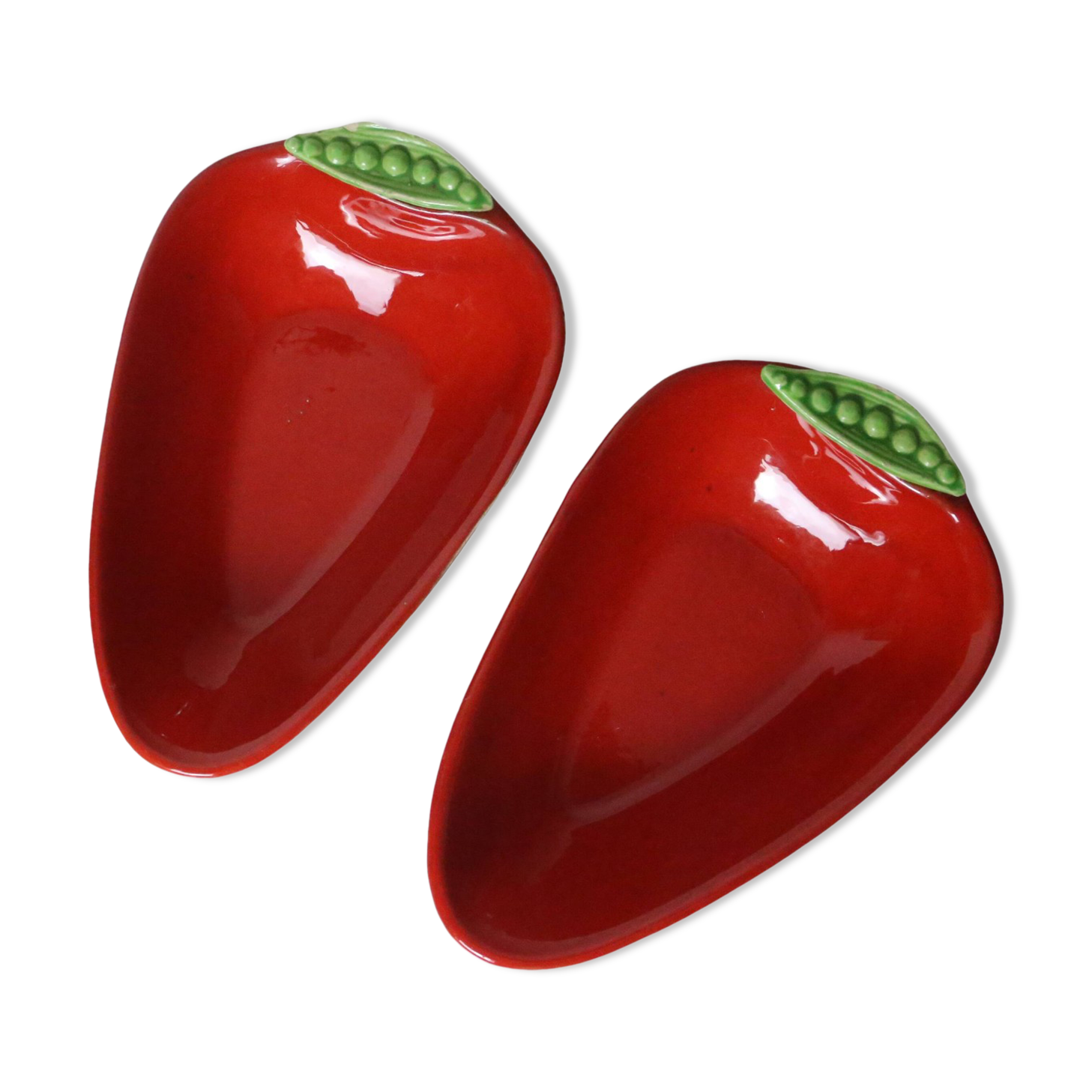 Pair of Saint Clément barbotine dishes