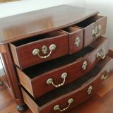 BORDELAISE chest of drawers curved in mahogany from the 18th century