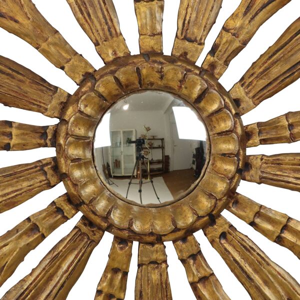 Ancien miroir en bois en forme de soleil, miroir en éclat de soleil doré des années 50, 70 cm.
