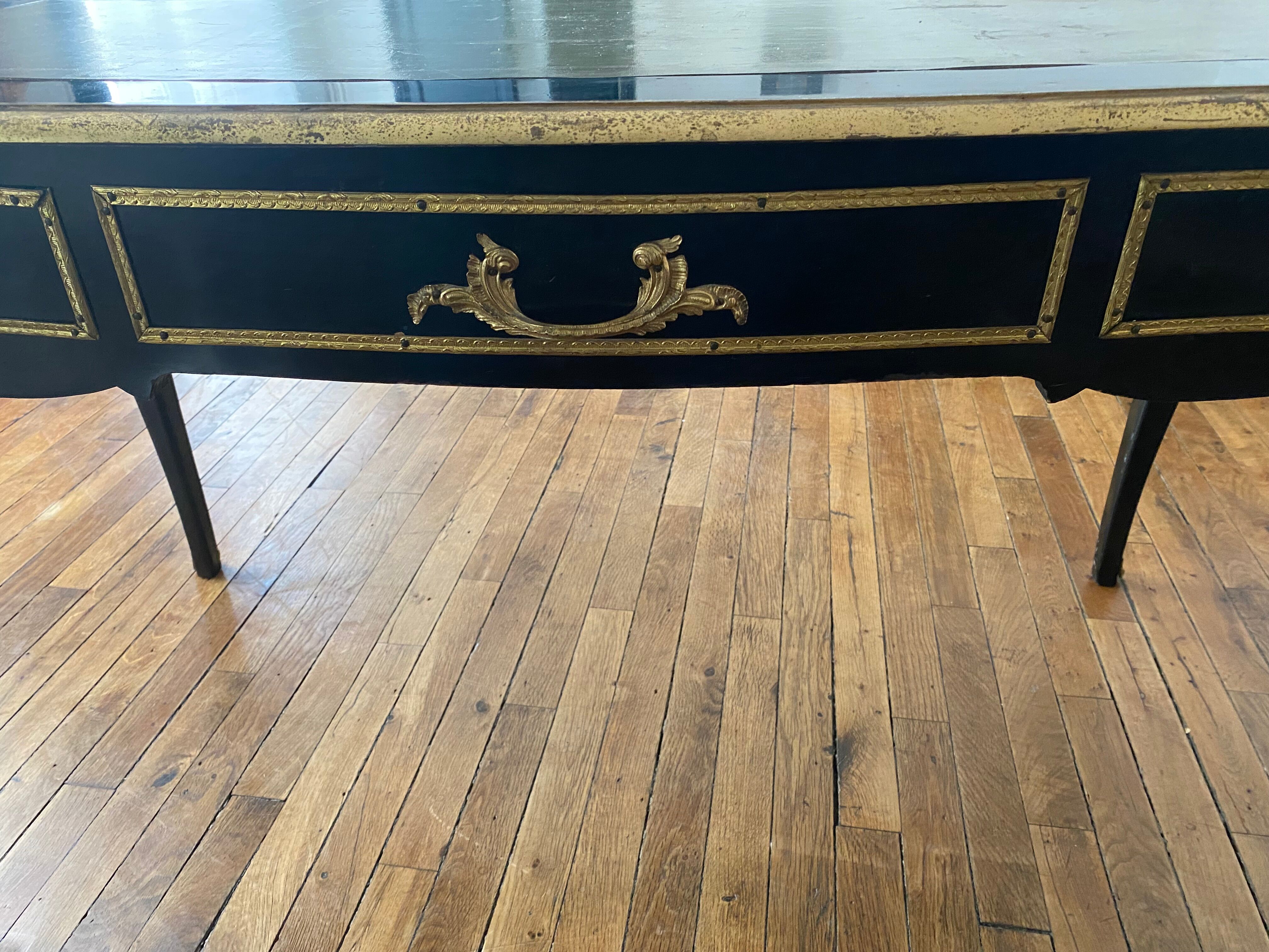 Bureau Louis XV  en bois noirci