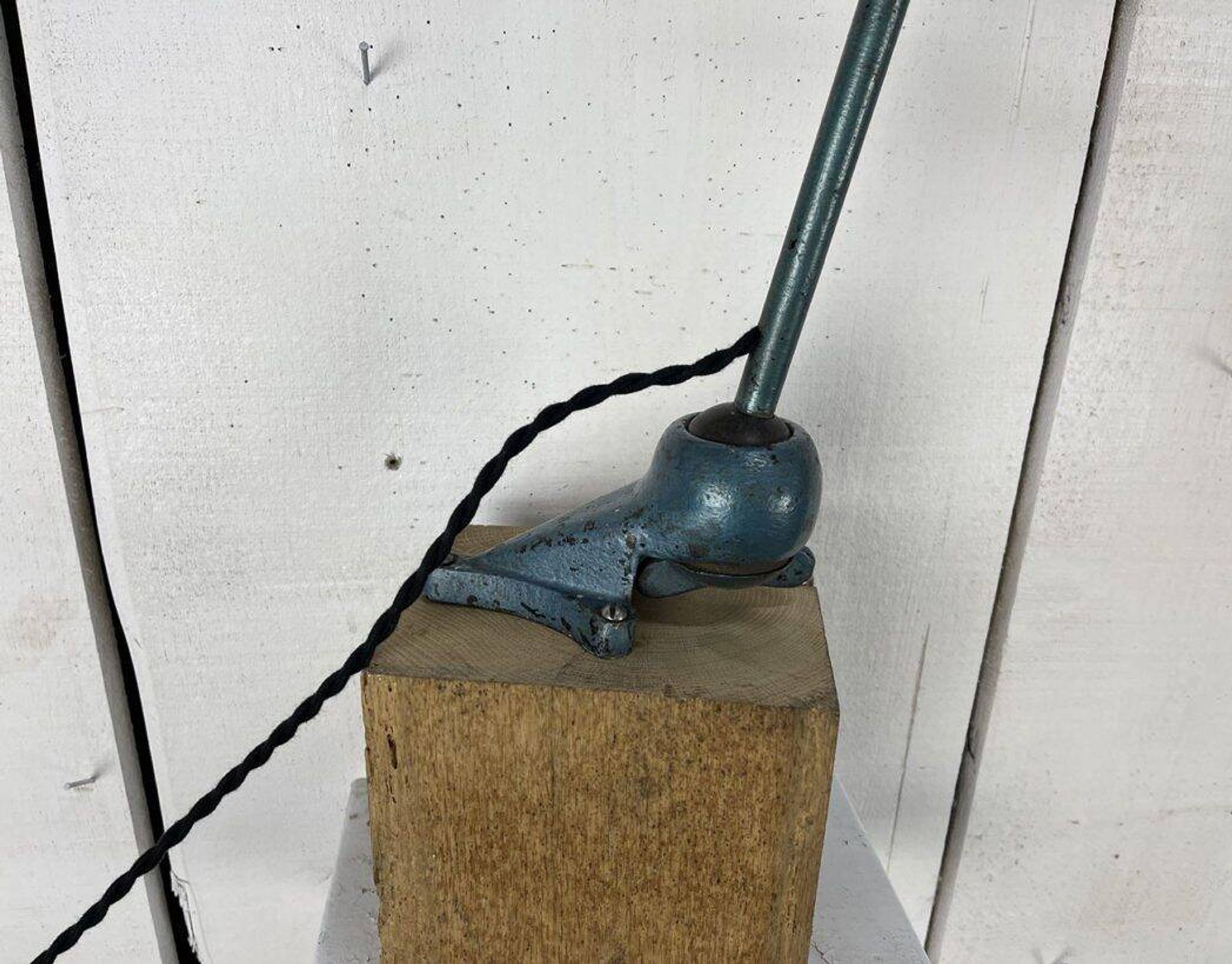 Vintage Gras Ravel lamp n°201 blue patina