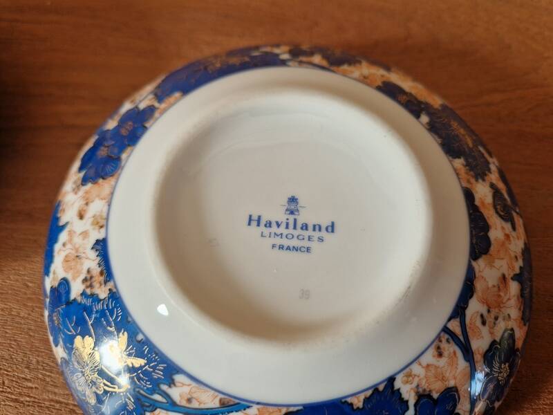 Haviland porcelain bonbonnière, Limoges - Dammouse model
