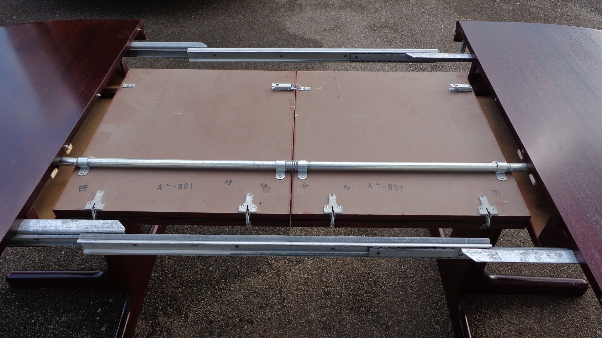 Table Lubke free form