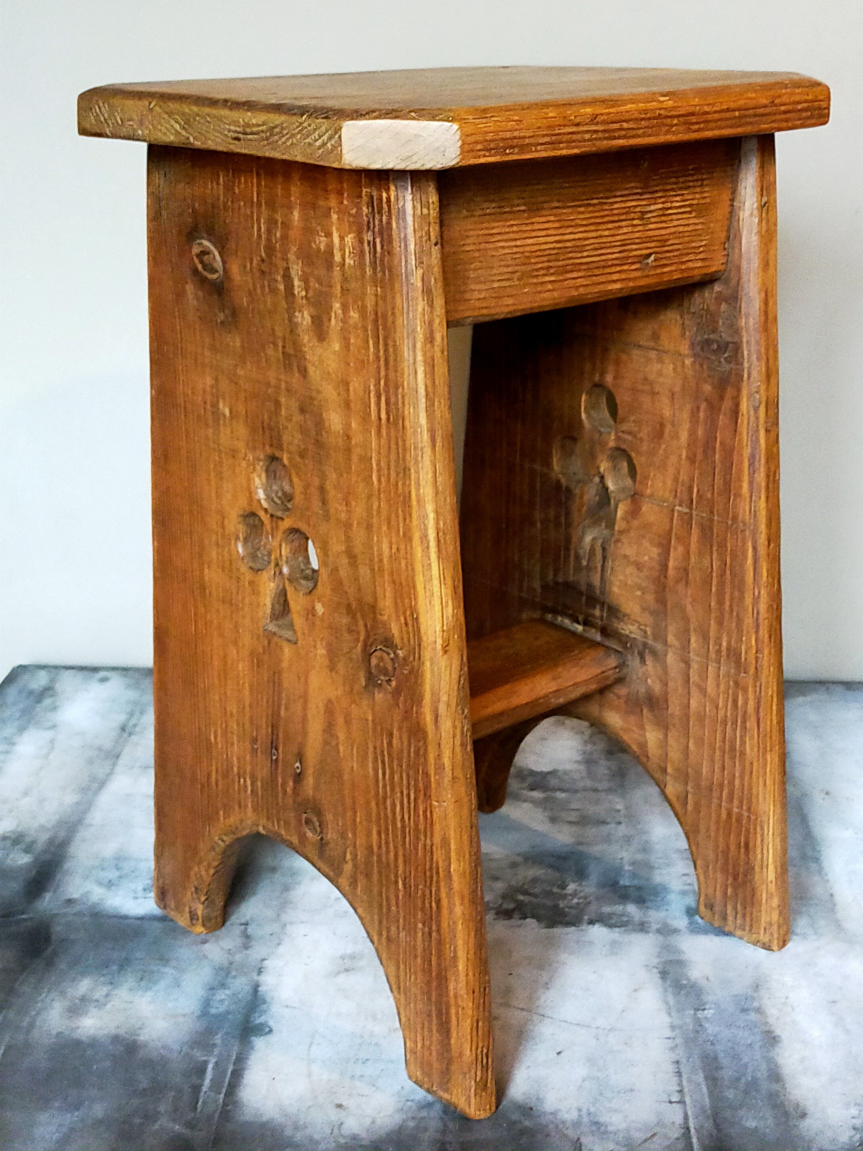 Vintage art-popular tabouret